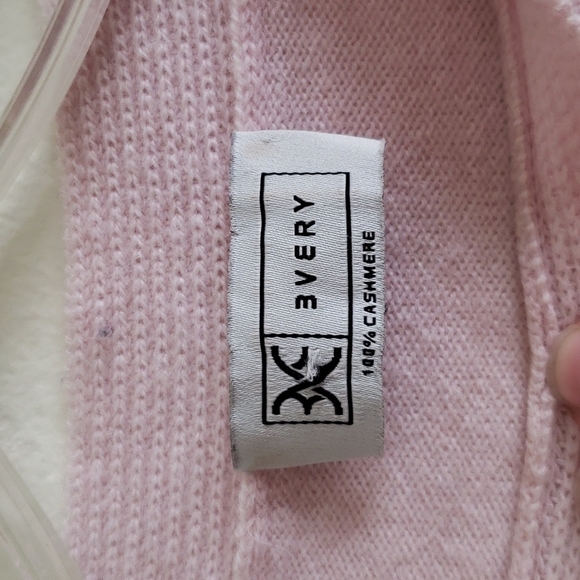 3very Cashmere 2 tone boat neck sweater with side slits. Women's size S/M - Picture 4 of 6